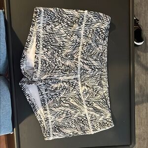 FLEO Black and White Patterned Shorts